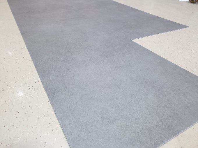 15858294157421973498228448329373