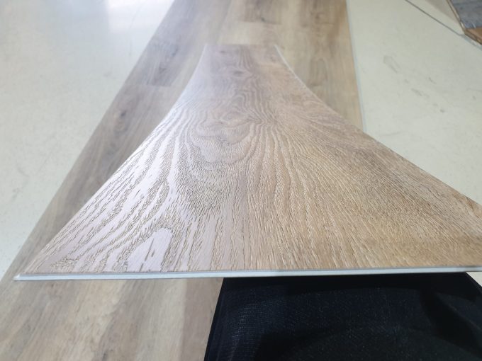 1590575981638933763381083868941