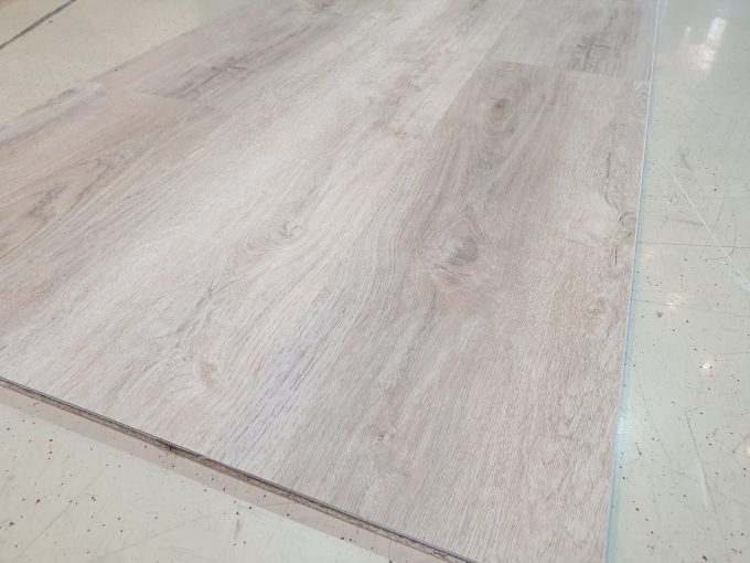 15905814988483770653372170033608